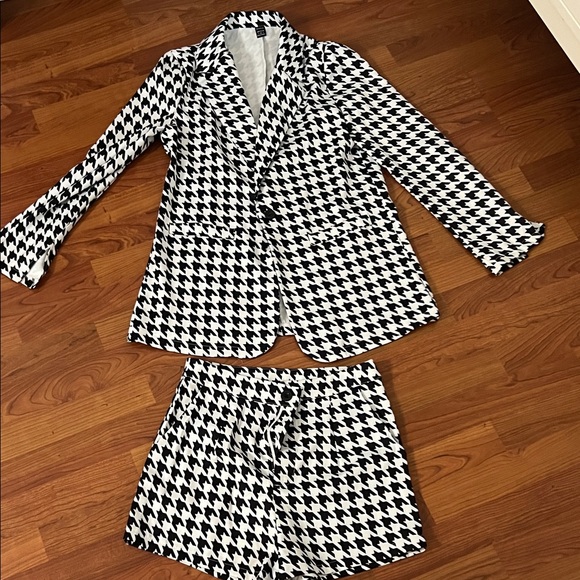 SHEIN Jackets & Blazers - SHEIN Black and White Houndstooth Blazer Set